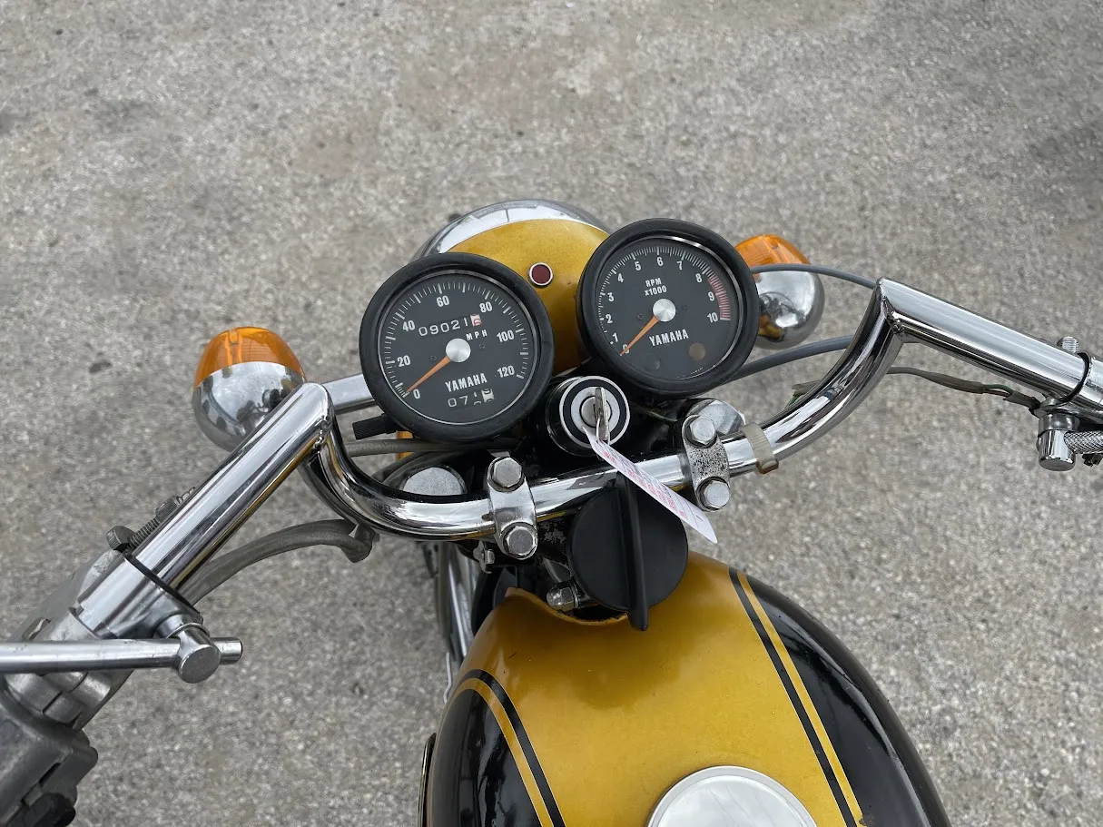 1972 Yamaha RD250, motorcycle detail photo 12, for sale in San Antonio