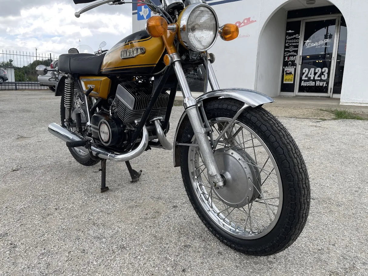 1972 Yamaha RD250, motorcycle detail photo 13, for sale in San Antonio
