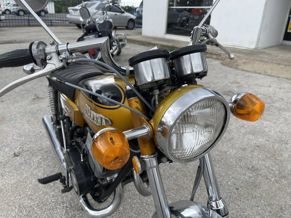 1972 Yamaha RD250, motorcycle detail photo 3, for sale in San Antonio