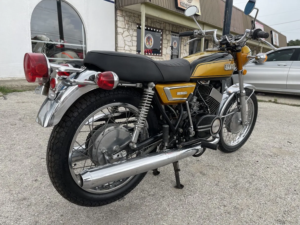 1972 Yamaha RD250, motorcycle detail photo 4, for sale in San Antonio