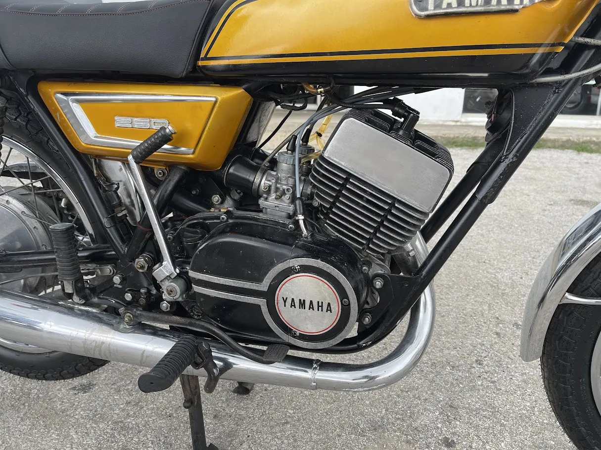 1972 Yamaha RD250, motorcycle detail photo 5, for sale in San Antonio