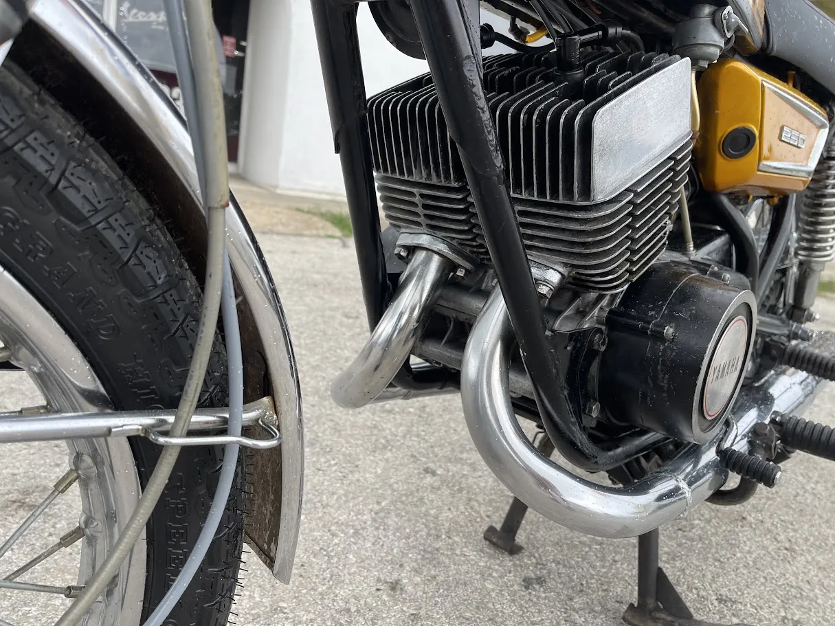 1972 Yamaha RD250, motorcycle detail photo 7, for sale in San Antonio