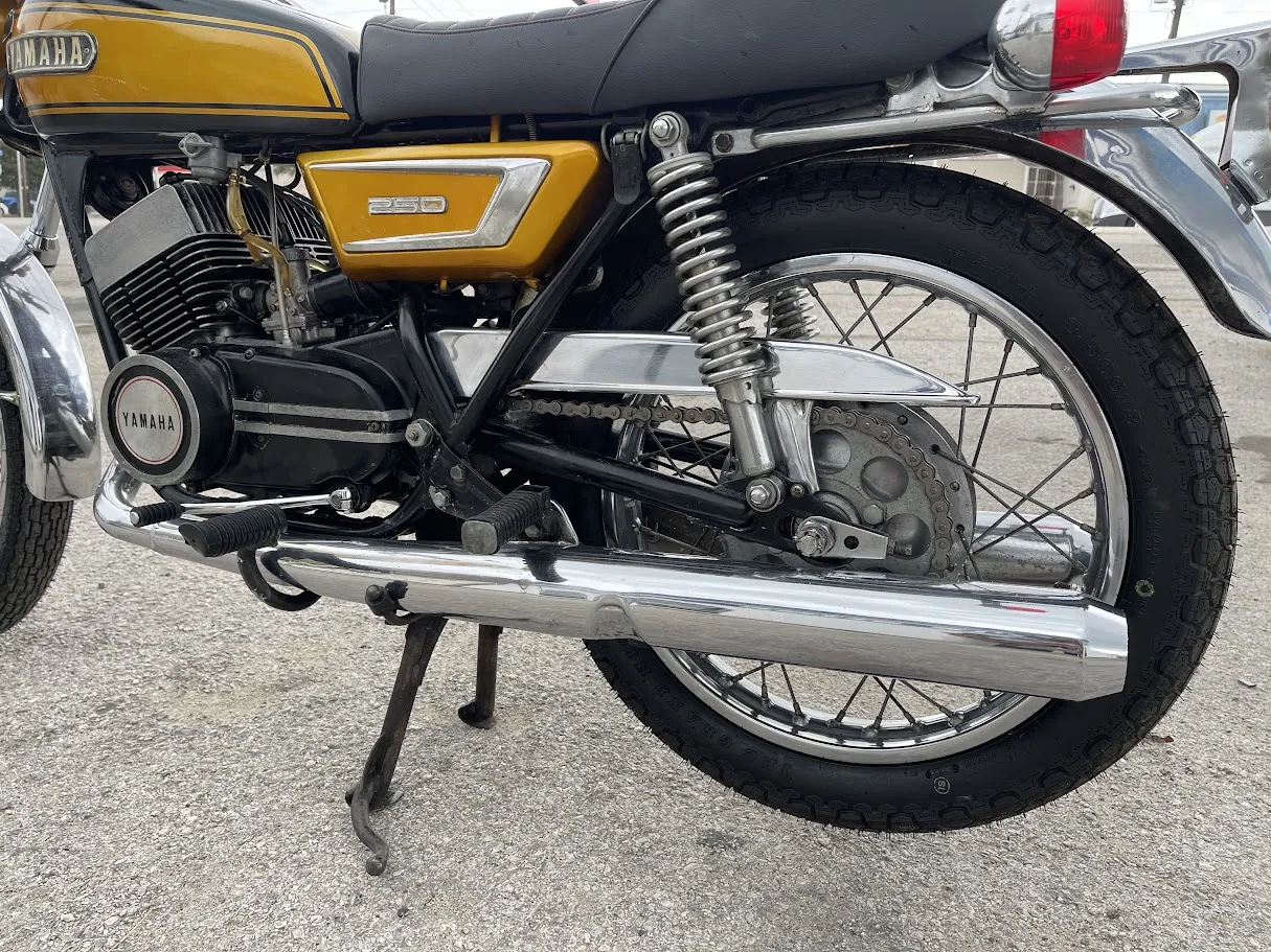 1972 Yamaha RD250, motorcycle detail photo 9, for sale in San Antonio