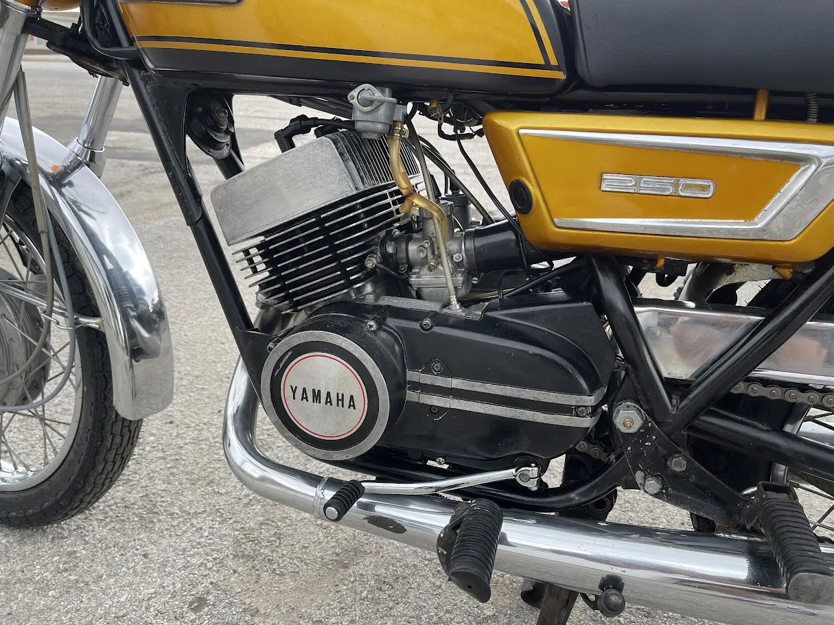 1972 Yamaha RD250, motorcycle detail photo 10, for sale in San Antonio