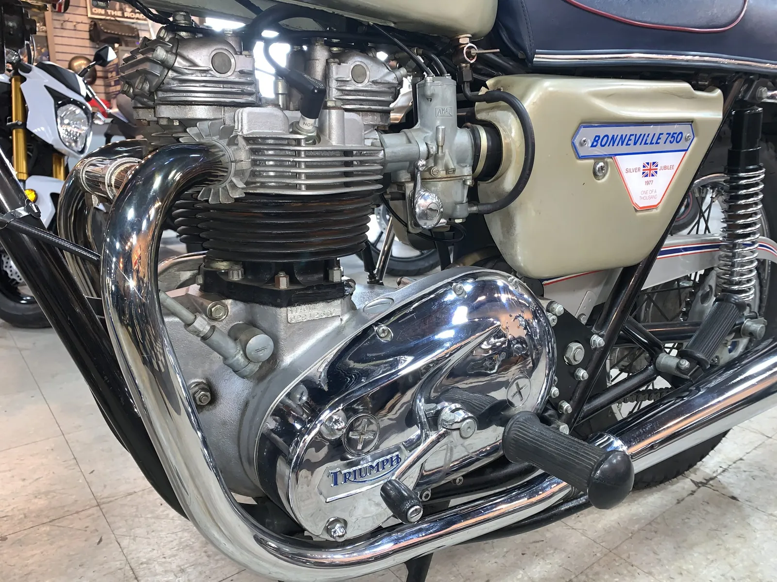 1977 Triumph T140 “Silver Jubilee”, motorcycle detail photo 11, for sale in San Antonio