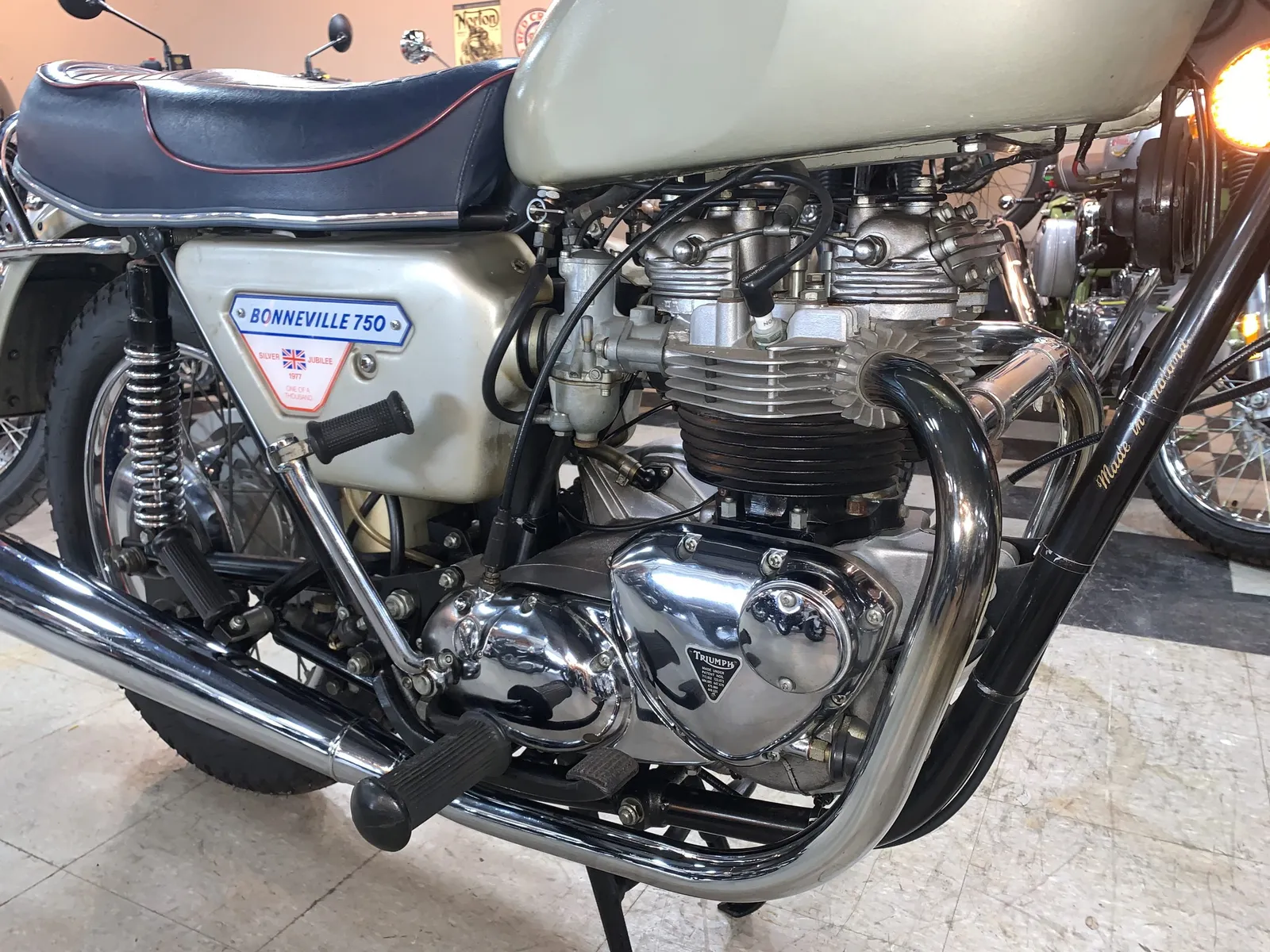 1977 Triumph T140 “Silver Jubilee”, motorcycle detail photo 12, for sale in San Antonio