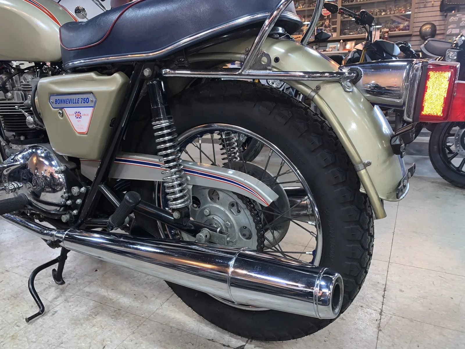 1977 Triumph T140 “Silver Jubilee”, motorcycle detail photo 10, for sale in San Antonio