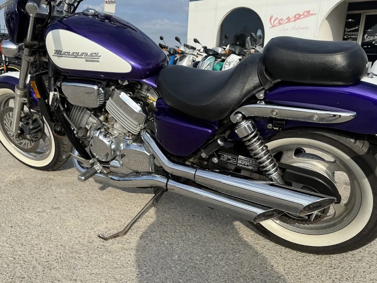 1995 Honda VF750 Magna, motorcycle detail photo 5, for sale in San Antonio