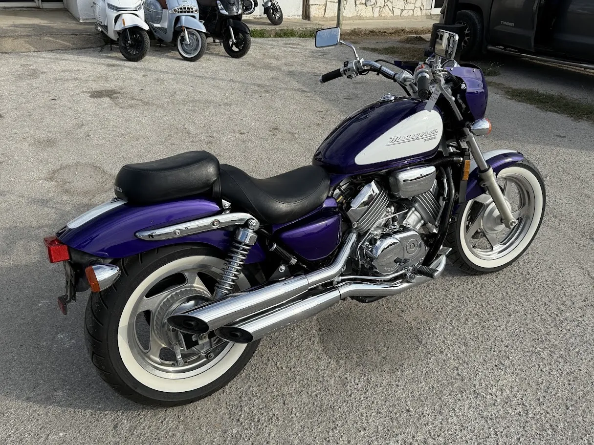 1995 Honda VF750 Magna, motorcycle detail photo 9, for sale in San Antonio