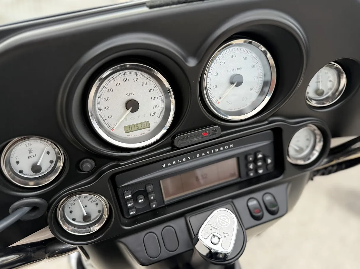 2013 Harley Davidson Street Glide 103, motorcycle detail photo 3, for sale in San Antonio