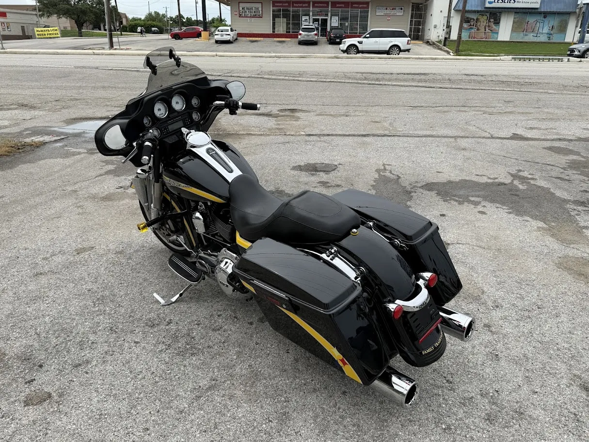2013 Harley Davidson Street Glide 103, motorcycle detail photo 5, for sale in San Antonio