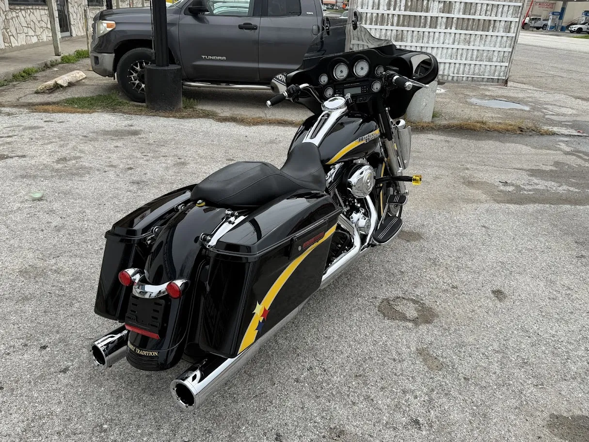 2013 Harley Davidson Street Glide 103, motorcycle detail photo 8, for sale in San Antonio