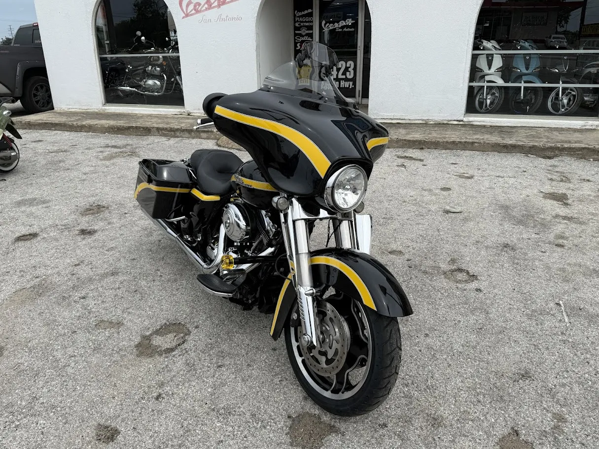 2013 Harley Davidson Street Glide 103, motorcycle detail photo 10, for sale in San Antonio