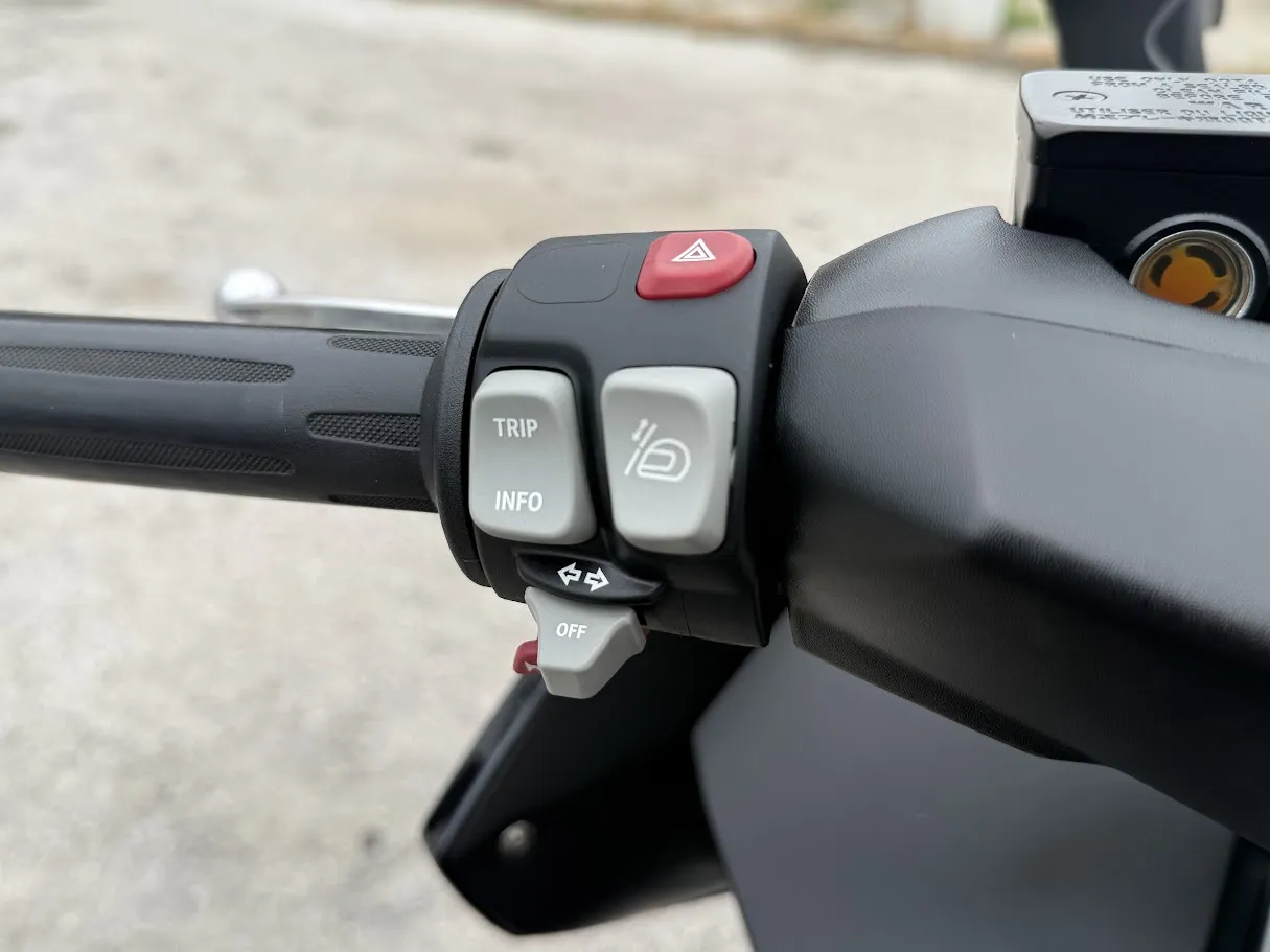 2014 BMW C650GT, motorcycle detail photo 12, for sale in San Antonio