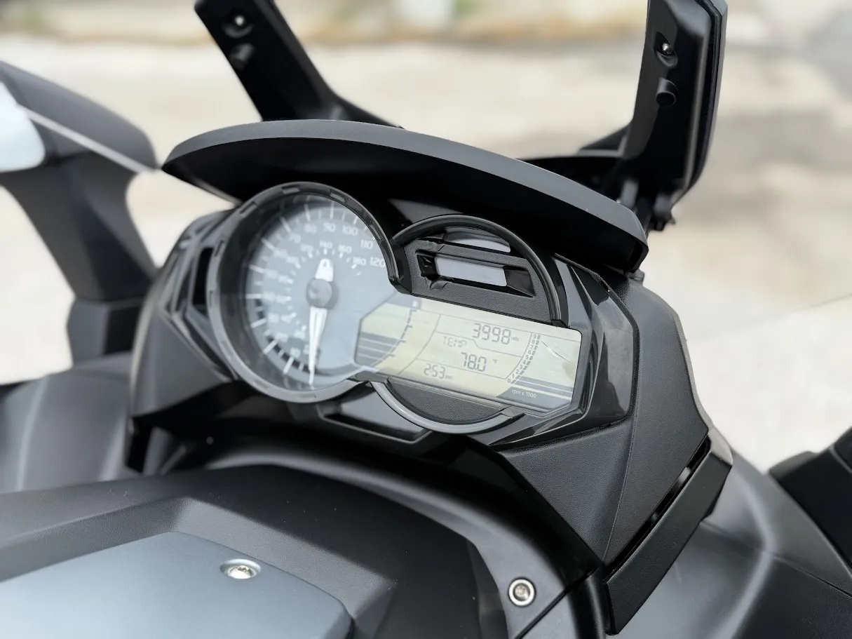 2014 BMW C650GT, motorcycle detail photo 13, for sale in San Antonio