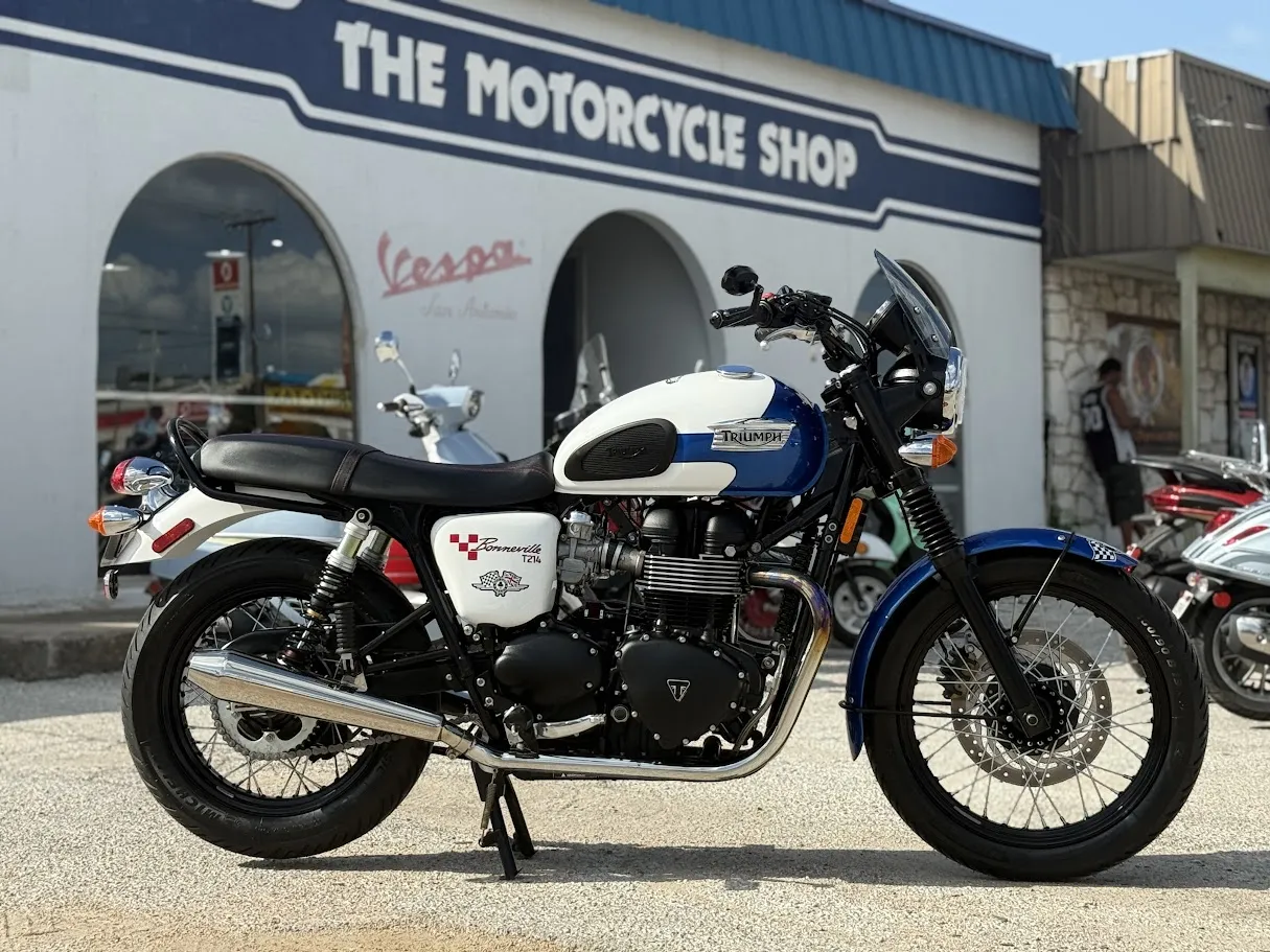 2015 Triumph T214 “Special Edition” Bonneville 900, motorcycle detail photo 2, for sale in San Antonio