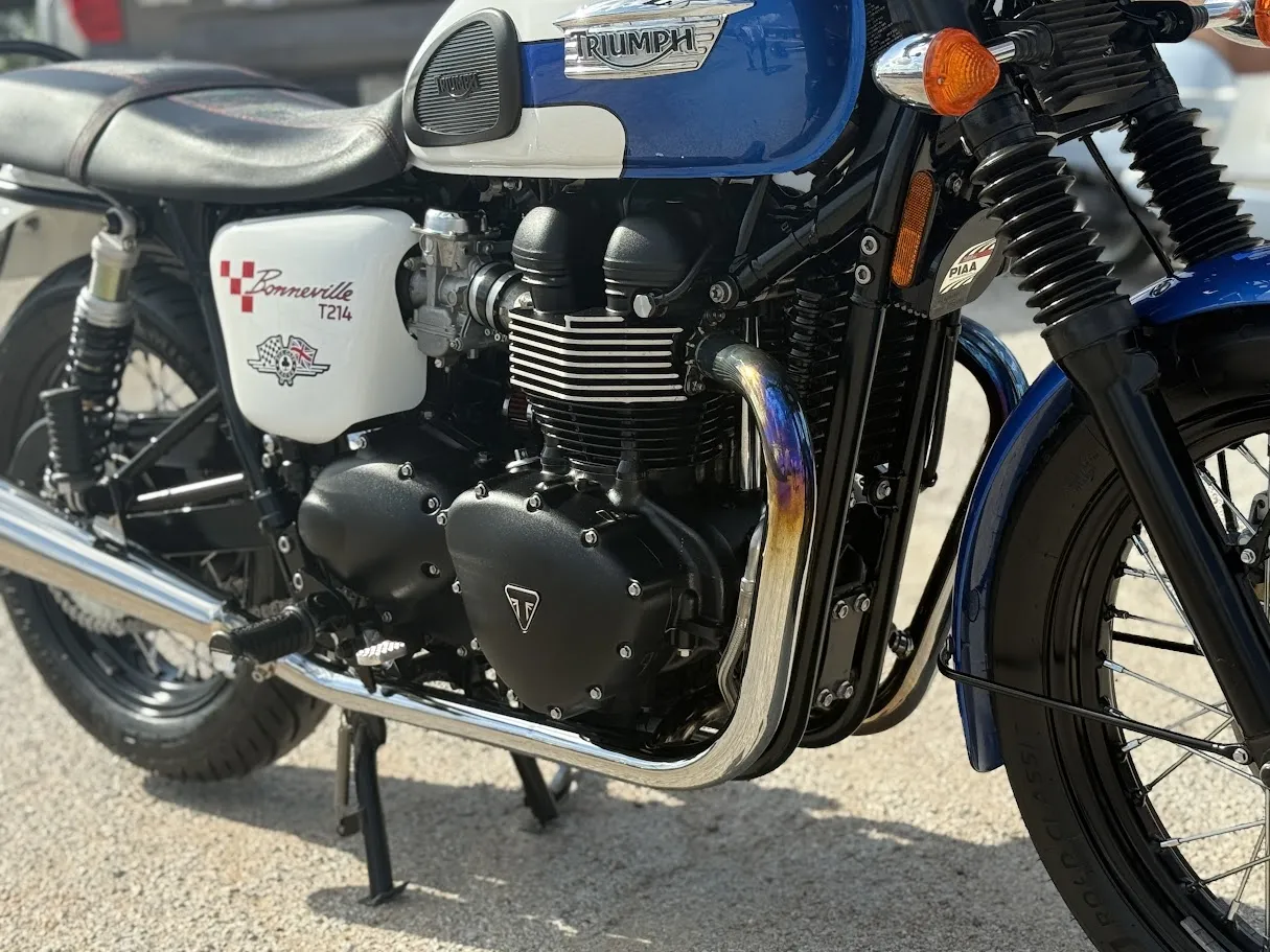 2015 Triumph T214 “Special Edition” Bonneville 900, motorcycle detail photo 11, for sale in San Antonio