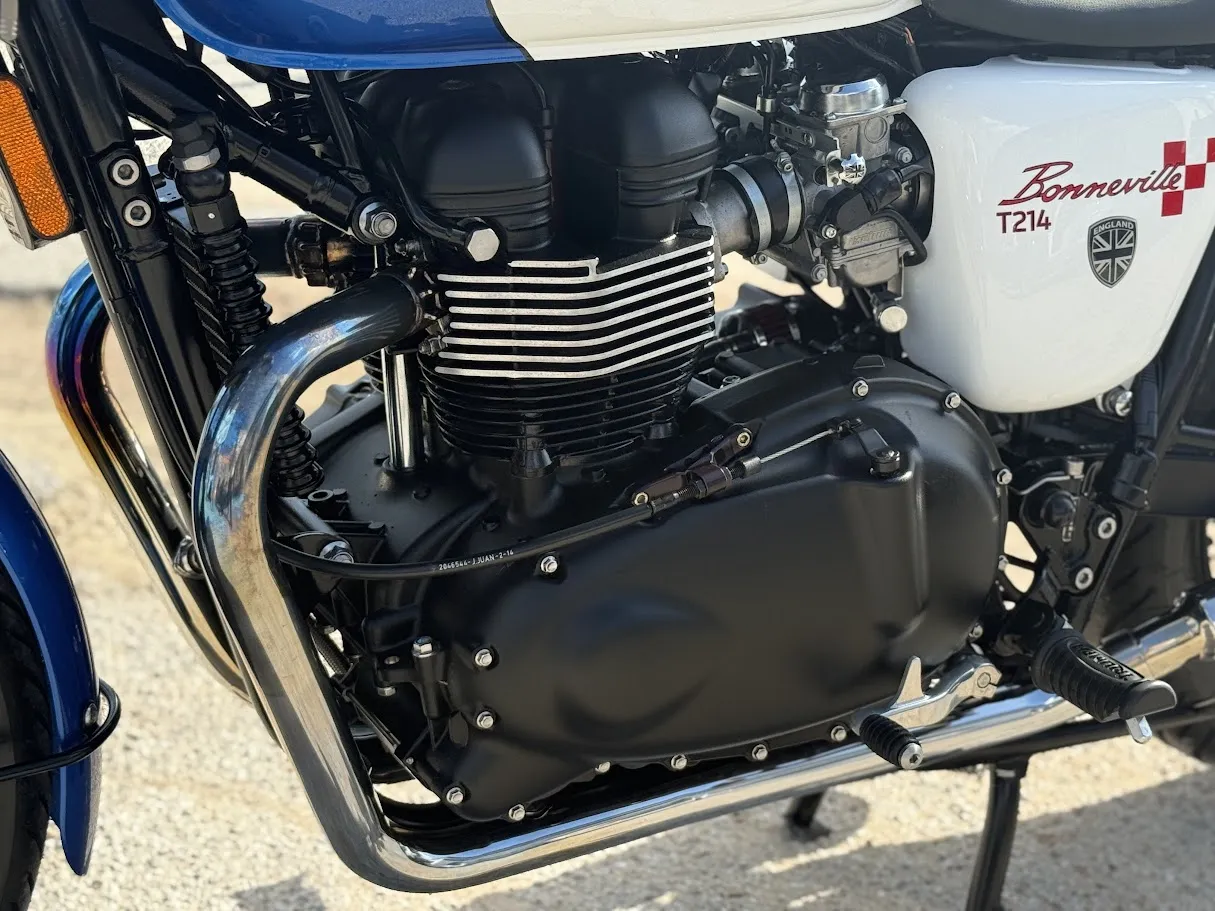 2015 Triumph T214 “Special Edition” Bonneville 900, motorcycle detail photo 13, for sale in San Antonio