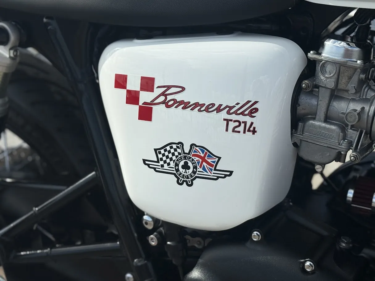 2015 Triumph T214 “Special Edition” Bonneville 900, motorcycle detail photo 15, for sale in San Antonio