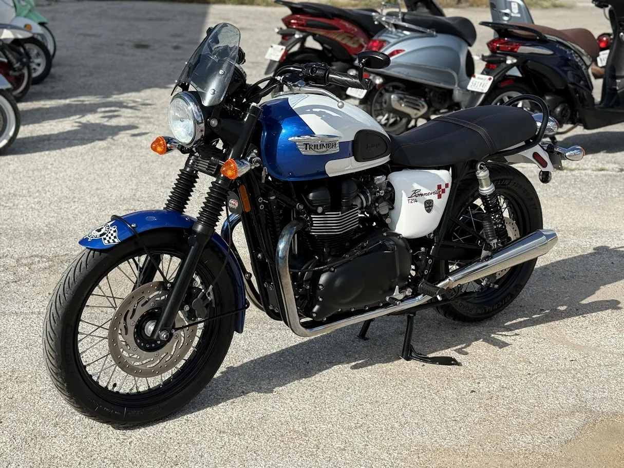 2015 Triumph T214 “Special Edition” Bonneville 900, motorcycle detail photo 7, for sale in San Antonio