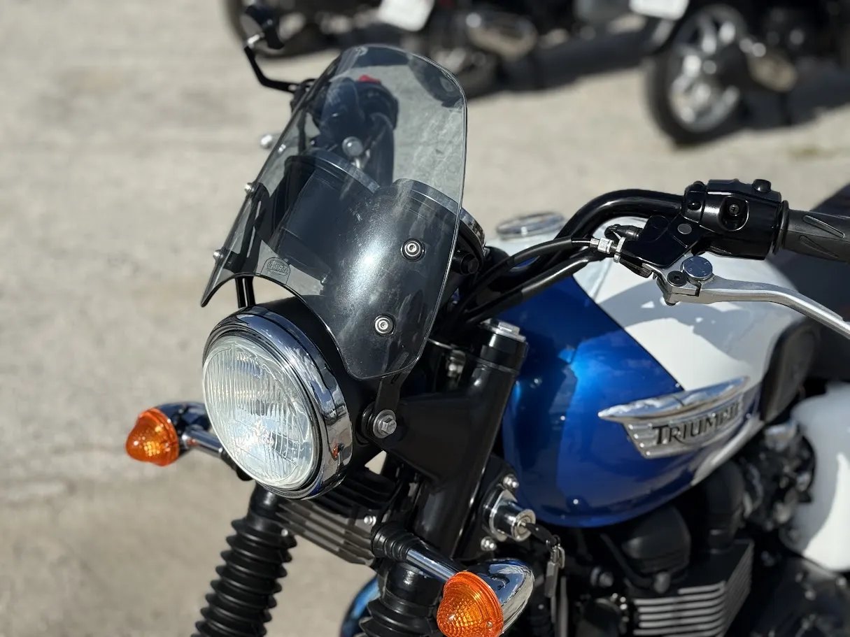 2015 Triumph T214 “Special Edition” Bonneville 900, motorcycle detail photo 8, for sale in San Antonio
