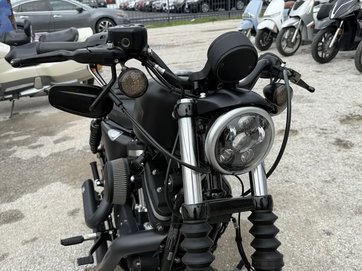 2016 Harley Davidson 883 Sportster “Iron Edition”, motorcycle detail photo 11, for sale in San Antonio