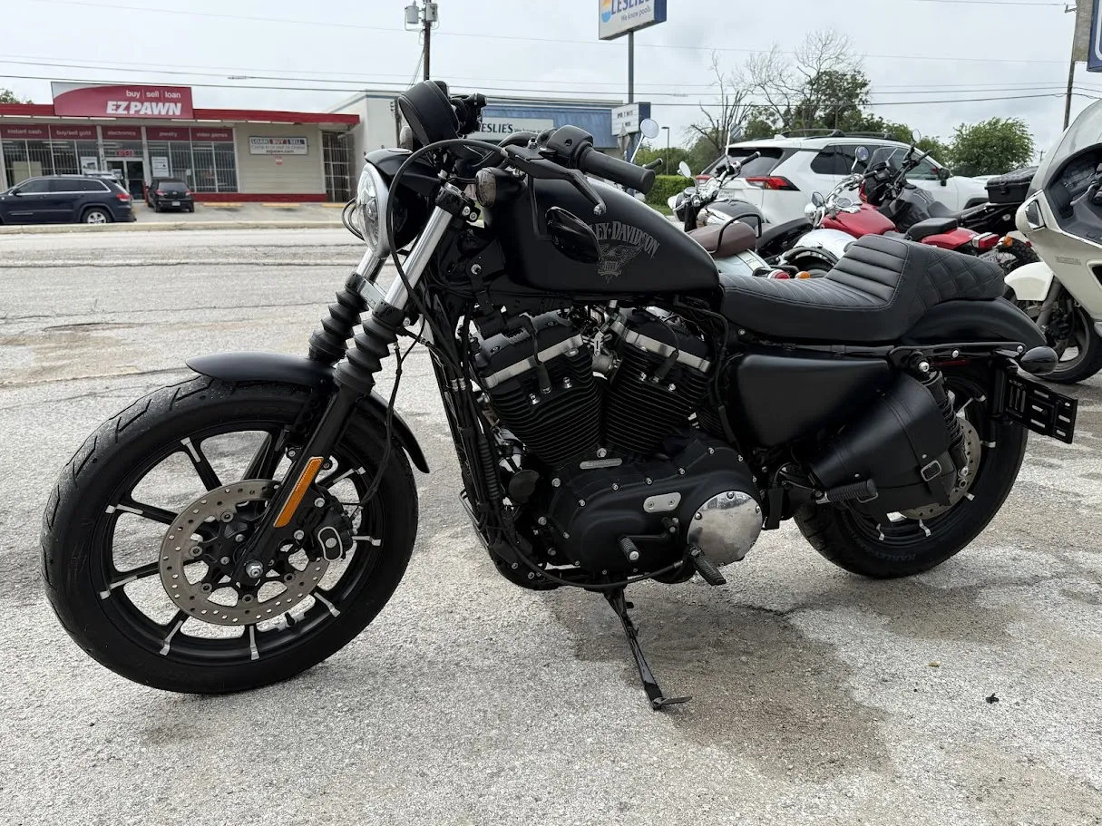 2016 Harley Davidson 883 Sportster “Iron Edition”, motorcycle detail photo 7, for sale in San Antonio