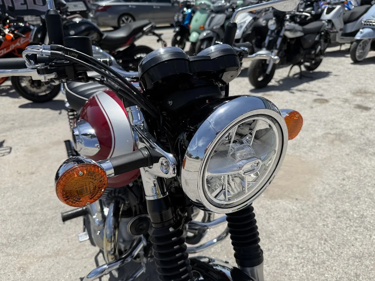 2020 Kawasaki W800, motorcycle detail photo 11, for sale in San Antonio