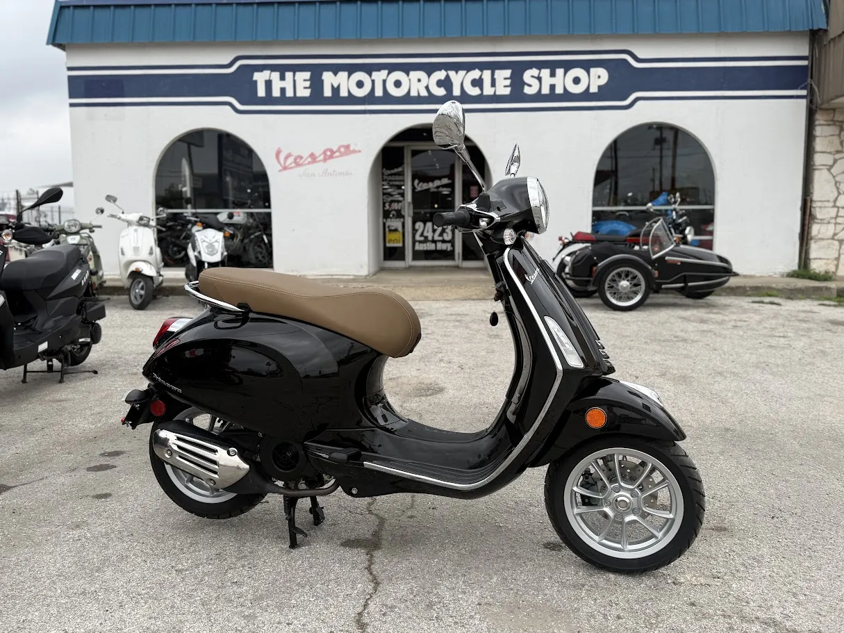 2020 Vespa Primavera 150 only 169 miles!, motorcycle detail photo 2, for sale in San Antonio