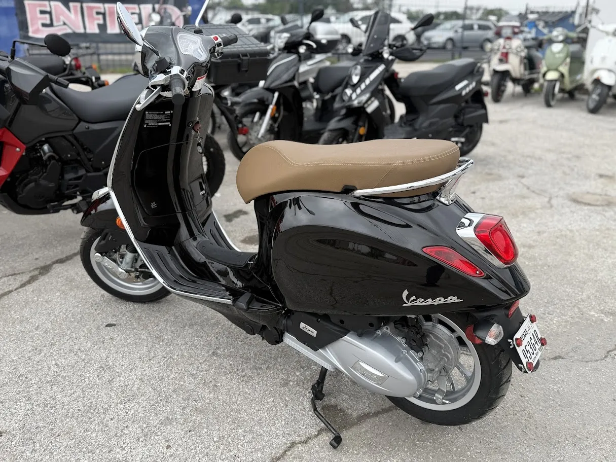 2020 Vespa Primavera 150 only 169 miles!, motorcycle detail photo 5, for sale in San Antonio