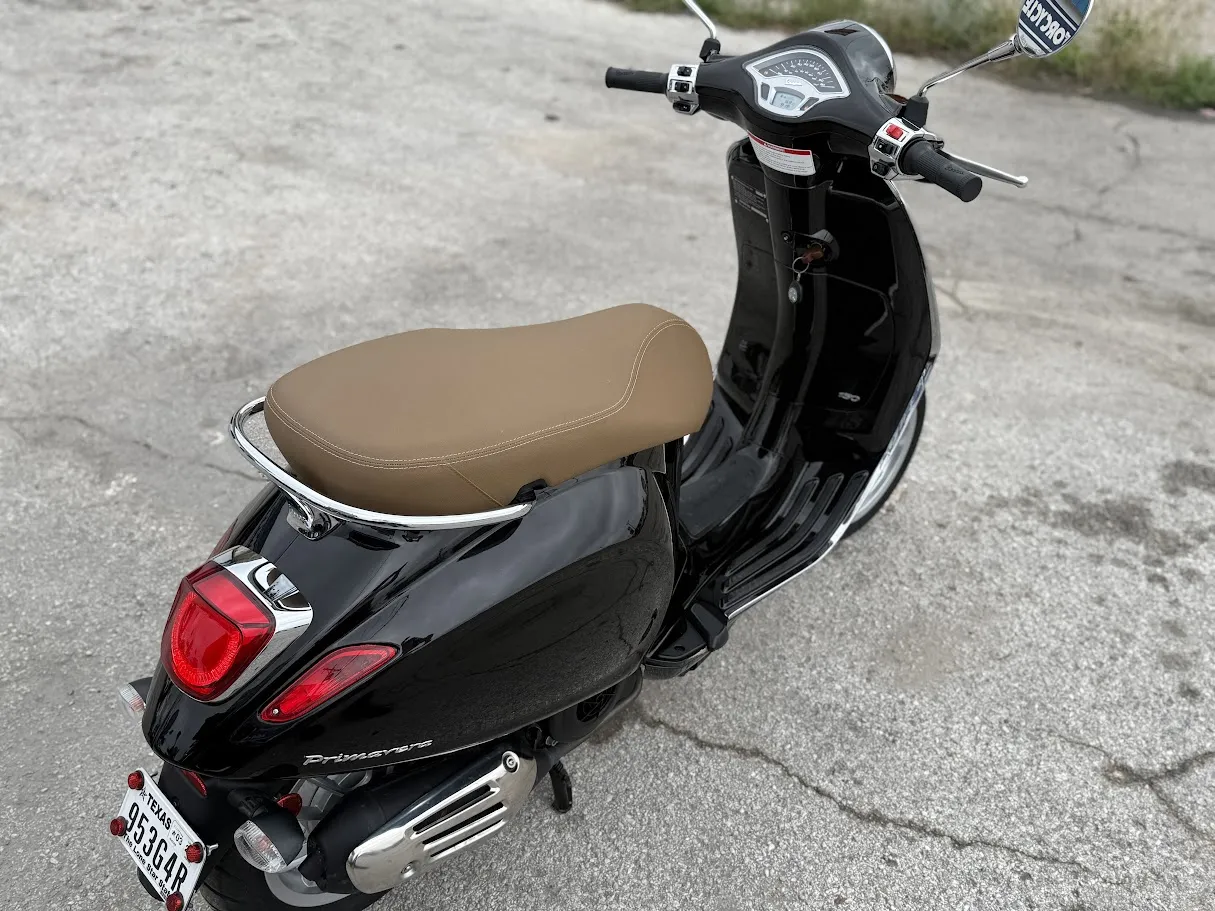 2020 Vespa Primavera 150 only 169 miles!, motorcycle detail photo 7, for sale in San Antonio
