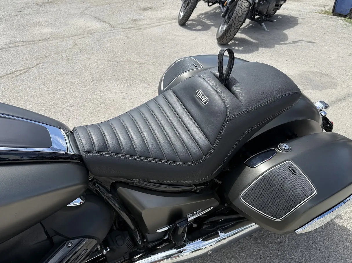 2022 BMW R1800B TOUR, motorcycle detail photo 3, for sale in San Antonio