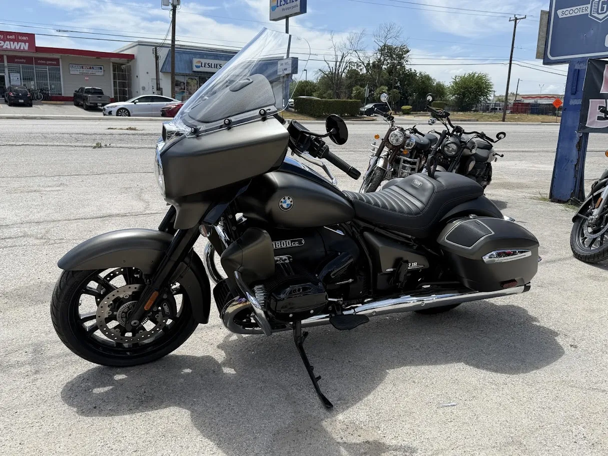 2022 BMW R1800B TOUR, motorcycle detail photo 4, for sale in San Antonio