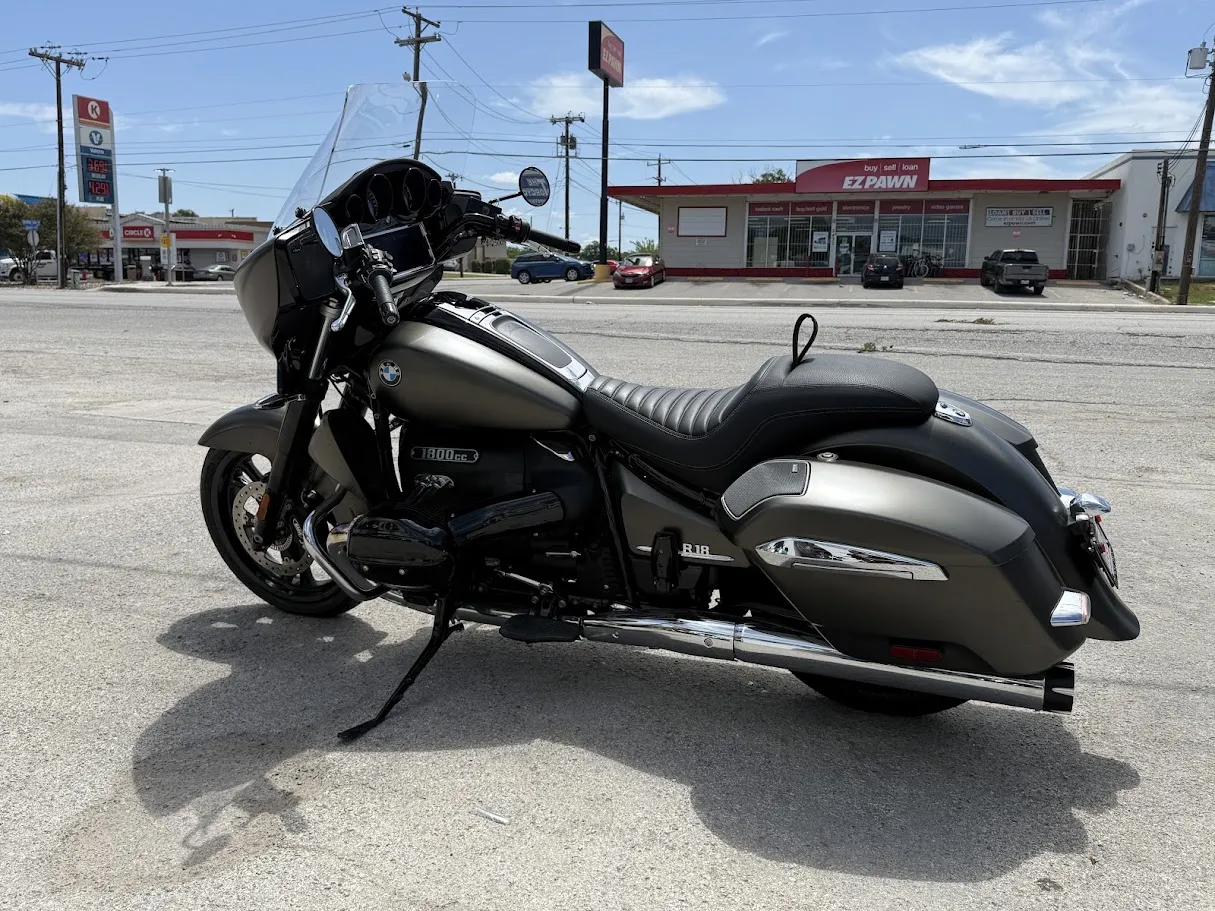 2022 BMW R1800B TOUR, motorcycle detail photo 5, for sale in San Antonio