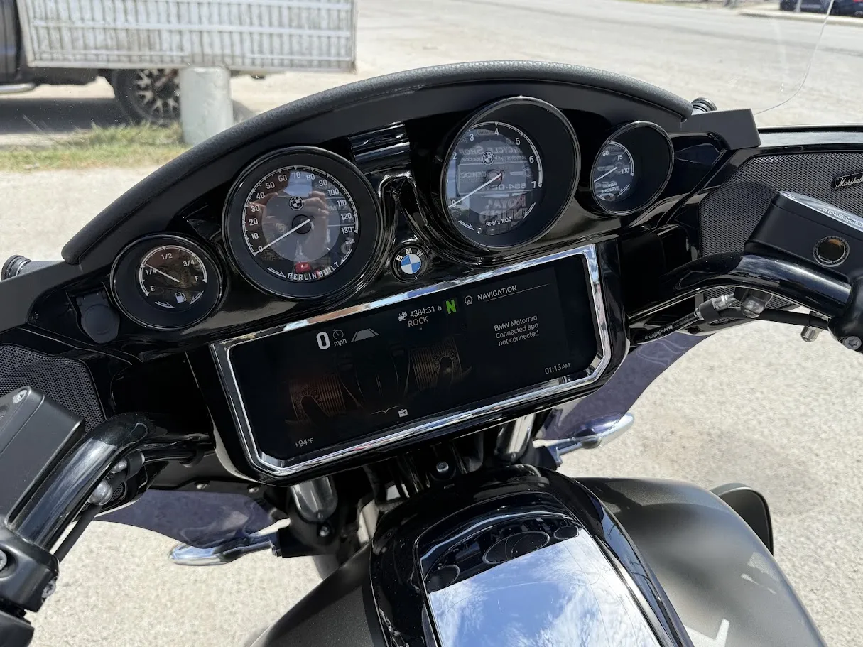 2022 BMW R1800B TOUR, motorcycle detail photo 7, for sale in San Antonio