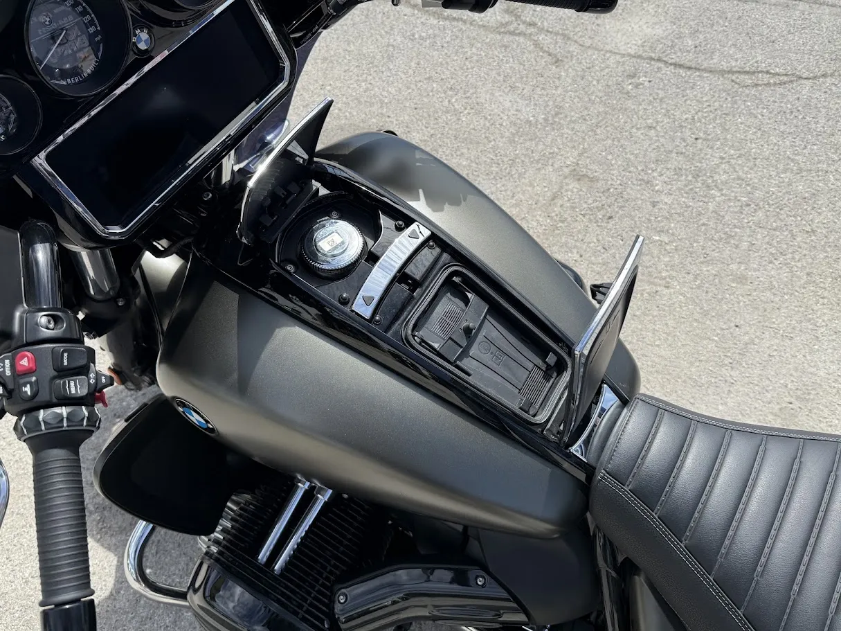 2022 BMW R1800B TOUR, motorcycle detail photo 8, for sale in San Antonio