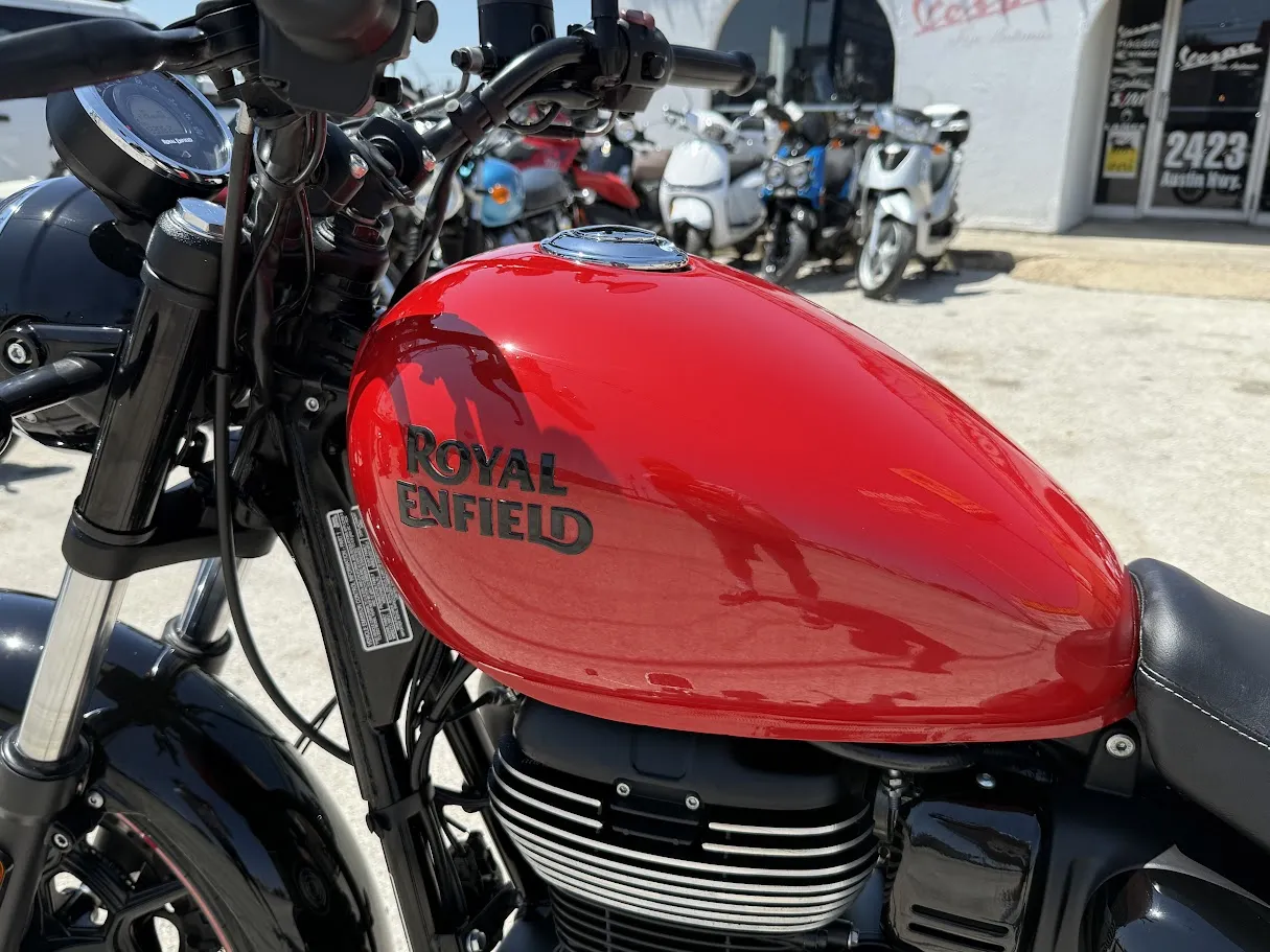 2022 Royal Enfield Meteor 350 Fireball Red, motorcycle detail photo 2, for sale in San Antonio