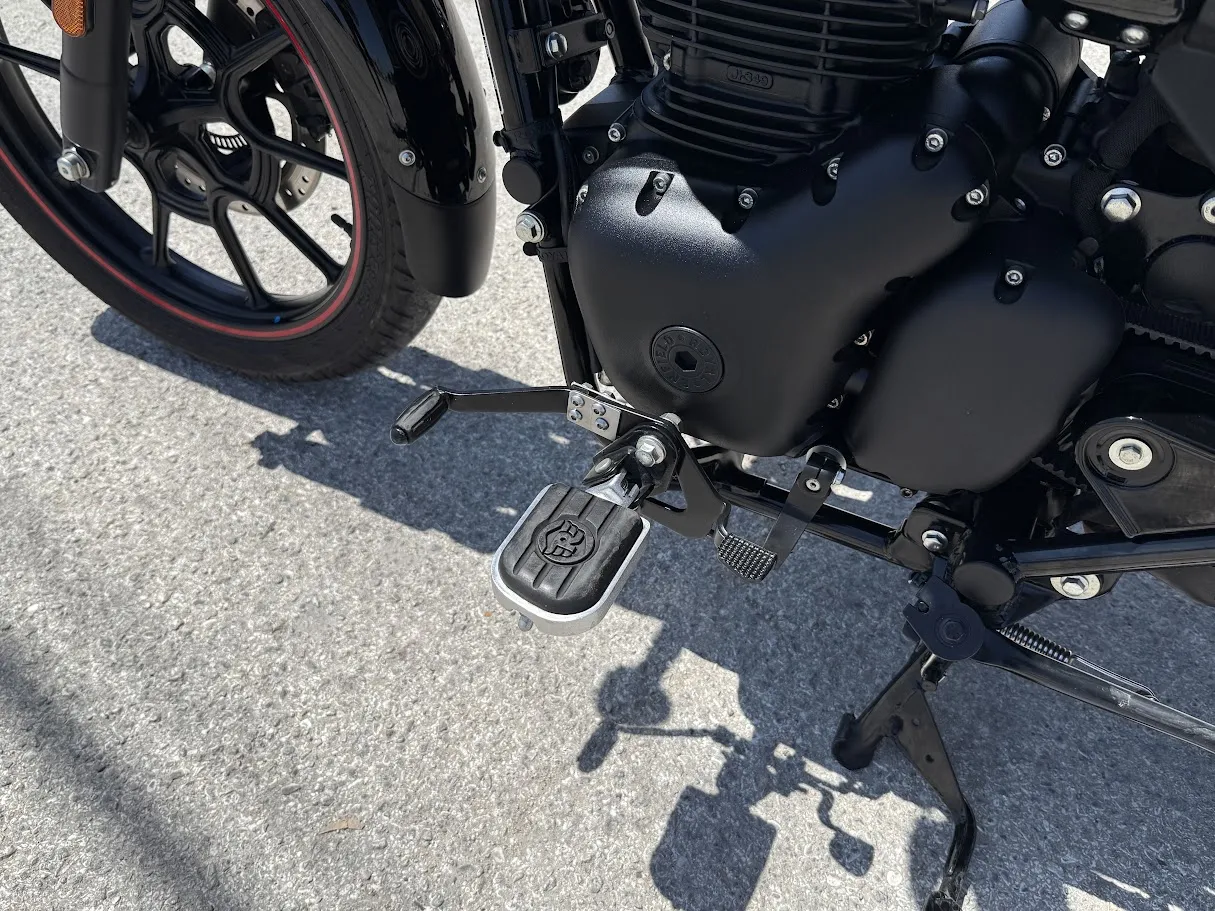 2022 Royal Enfield Meteor 350 Fireball Red, motorcycle detail photo 5, for sale in San Antonio