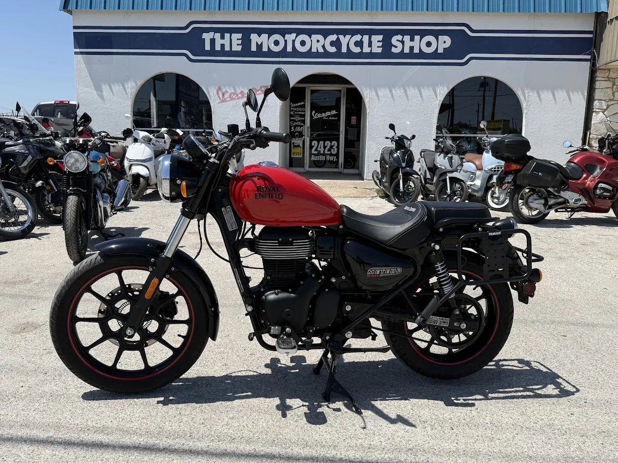 2022 Royal Enfield Meteor 350 Fireball Red, motorcycle detail photo 6, for sale in San Antonio