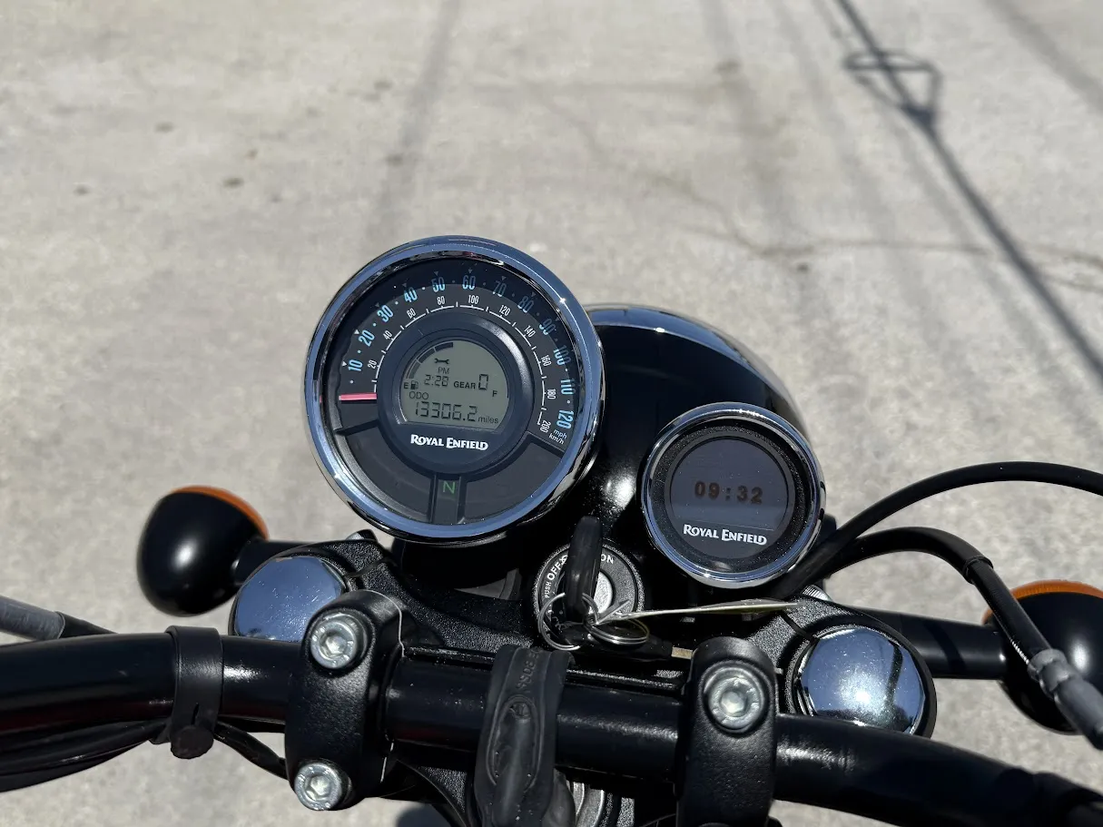 2022 Royal Enfield Meteor 350 Fireball Red, motorcycle detail photo 10, for sale in San Antonio