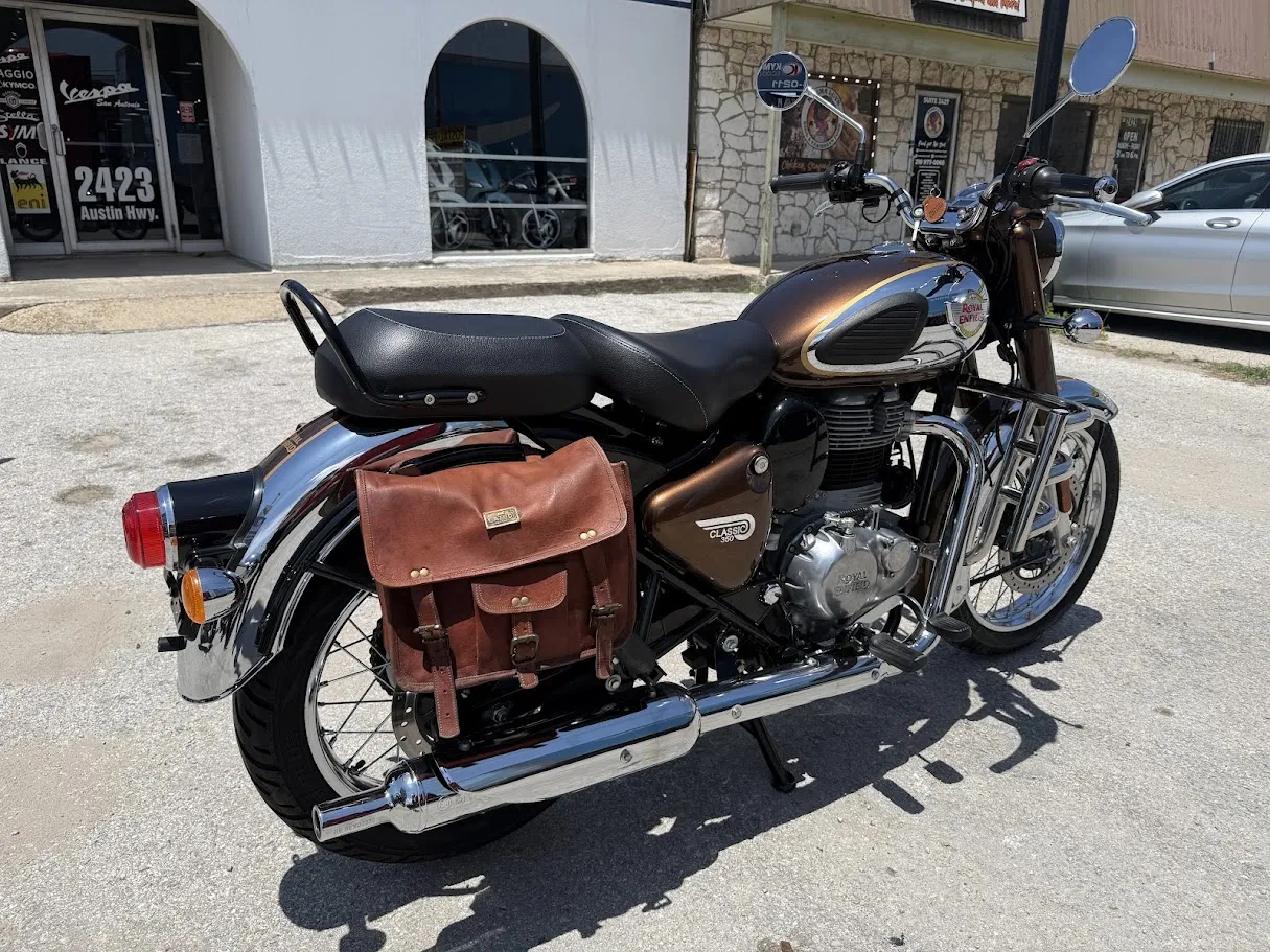 2023 Royal Enfield Classic 350 Chrome, motorcycle detail photo 11, for sale in San Antonio
