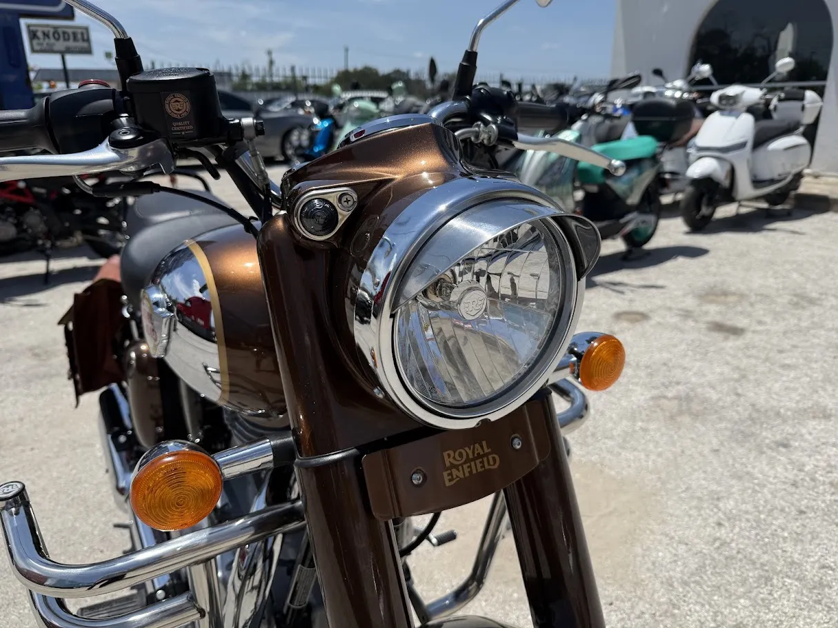 2023 Royal Enfield Classic 350 Chrome, motorcycle detail photo 5, for sale in San Antonio
