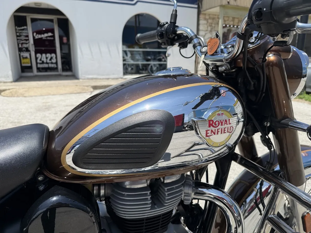2023 Royal Enfield Classic 350 Chrome, motorcycle detail photo 6, for sale in San Antonio