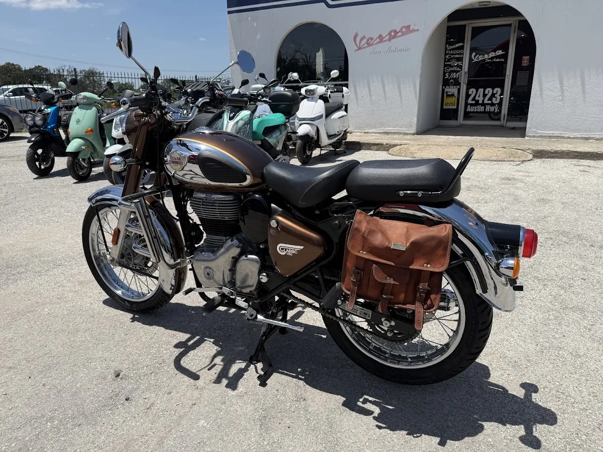 2023 Royal Enfield Classic 350 Chrome, motorcycle detail photo 7, for sale in San Antonio