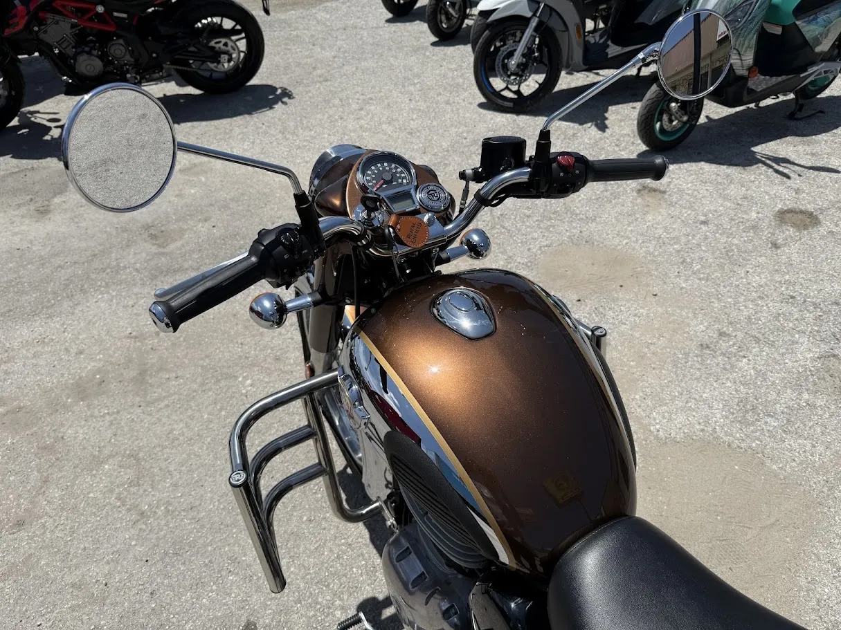 2023 Royal Enfield Classic 350 Chrome, motorcycle detail photo 8, for sale in San Antonio