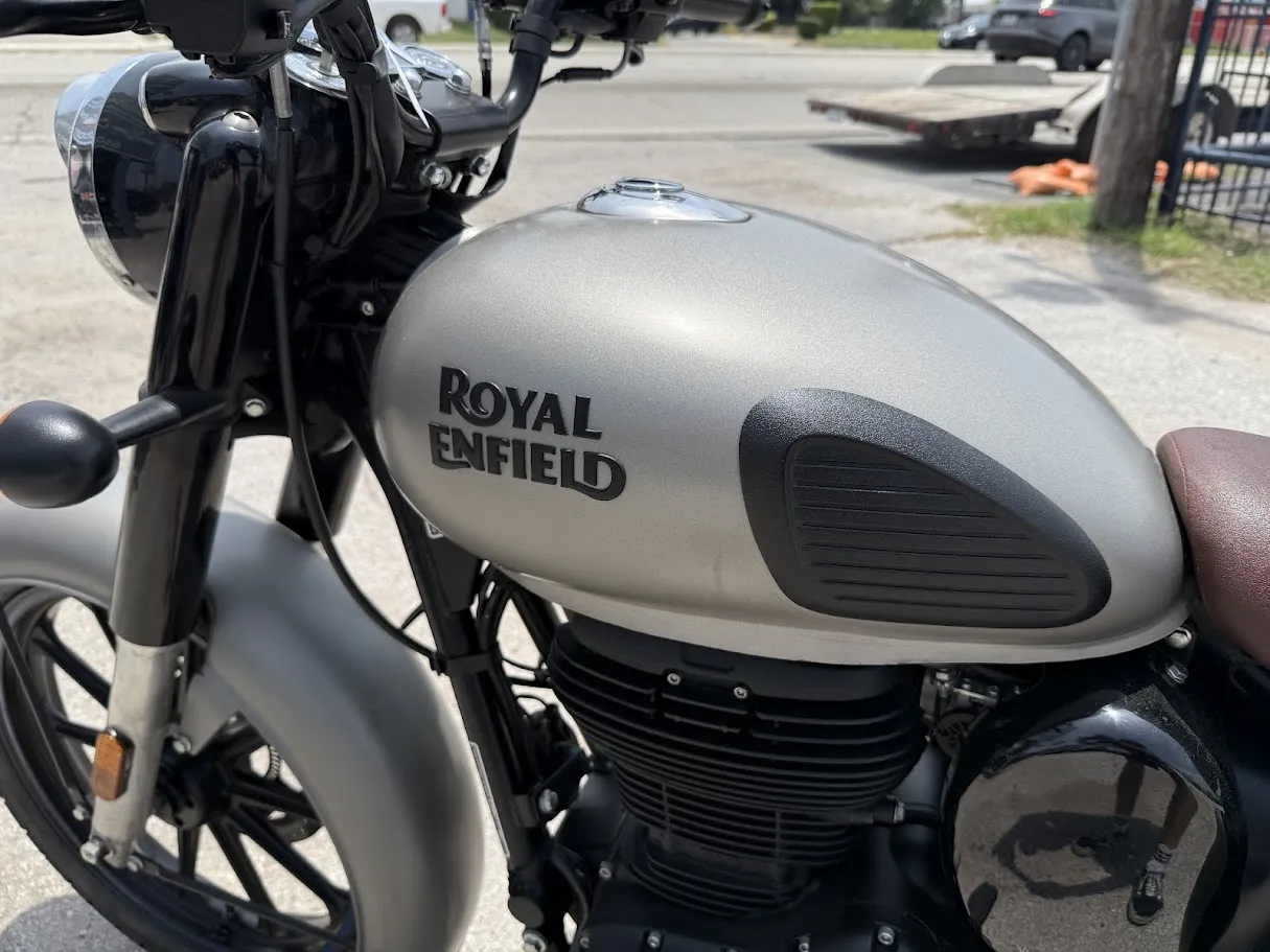 2023 Royal Enfield Classic 350 Dark Gun Metal, motorcycle detail photo 2, for sale in San Antonio