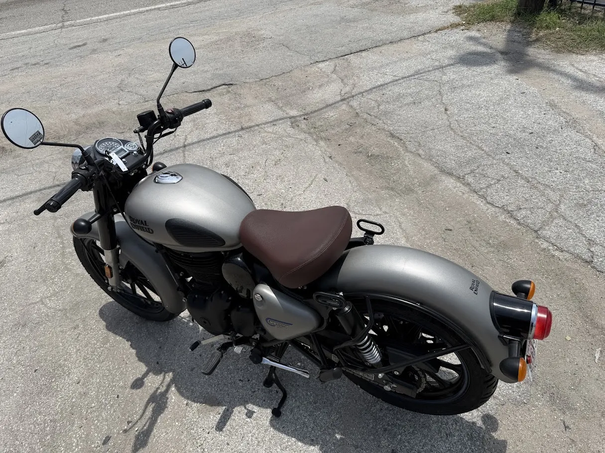 2023 Royal Enfield Classic 350 Dark Gun Metal, motorcycle detail photo 3, for sale in San Antonio
