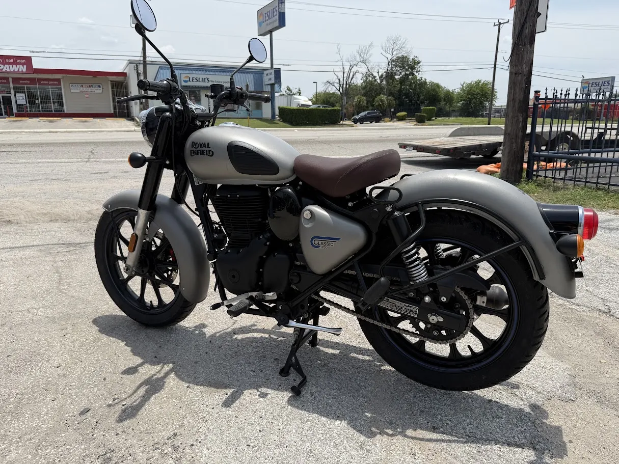 2023 Royal Enfield Classic 350 Dark Gun Metal, motorcycle detail photo 5, for sale in San Antonio