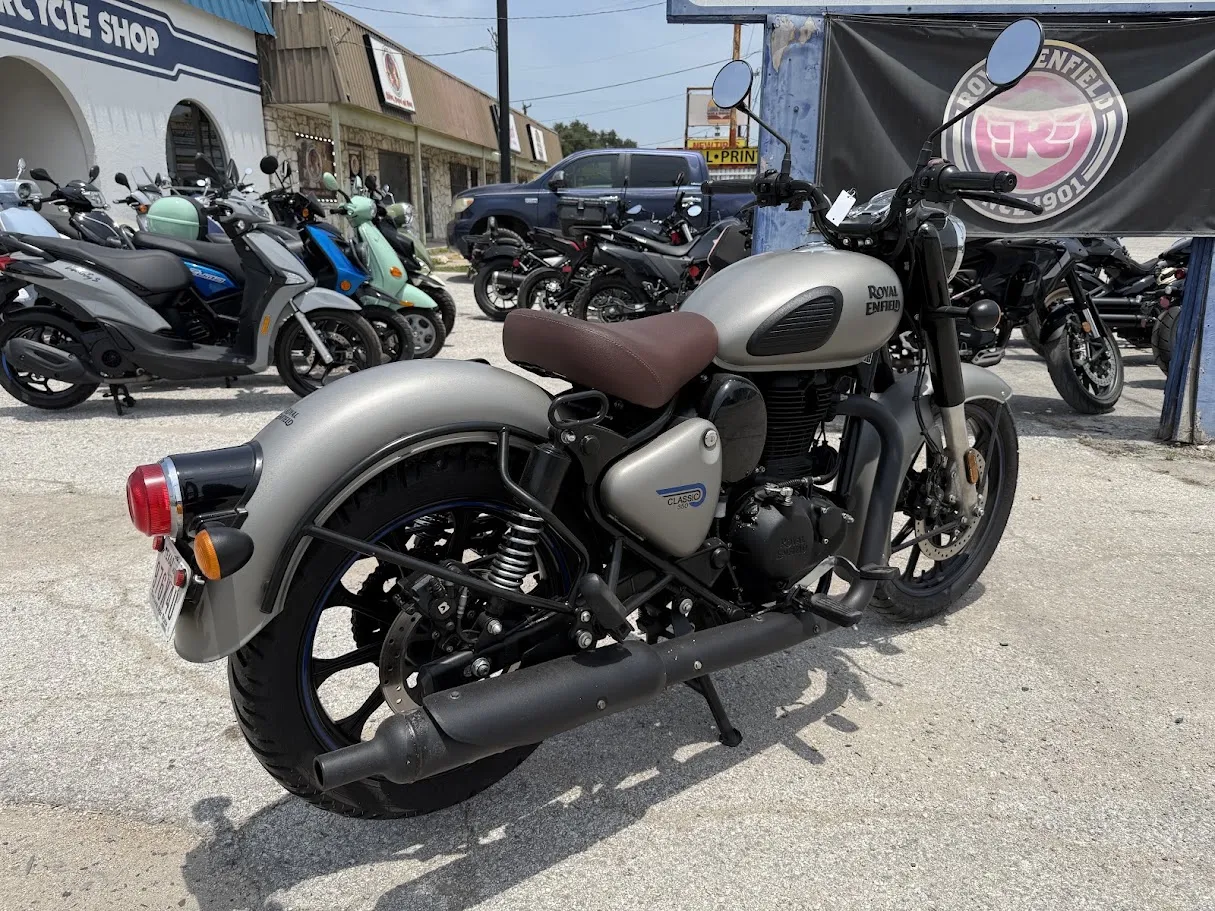 2023 Royal Enfield Classic 350 Dark Gun Metal, motorcycle detail photo 6, for sale in San Antonio