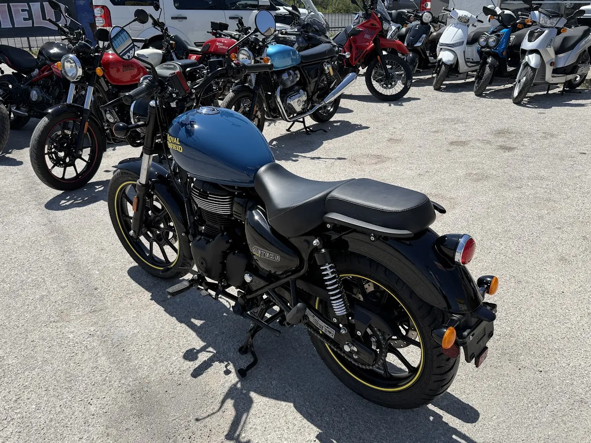 2023 Royal Enfield Meteor 350 Fireball Blue, motorcycle detail photo 5, for sale in San Antonio